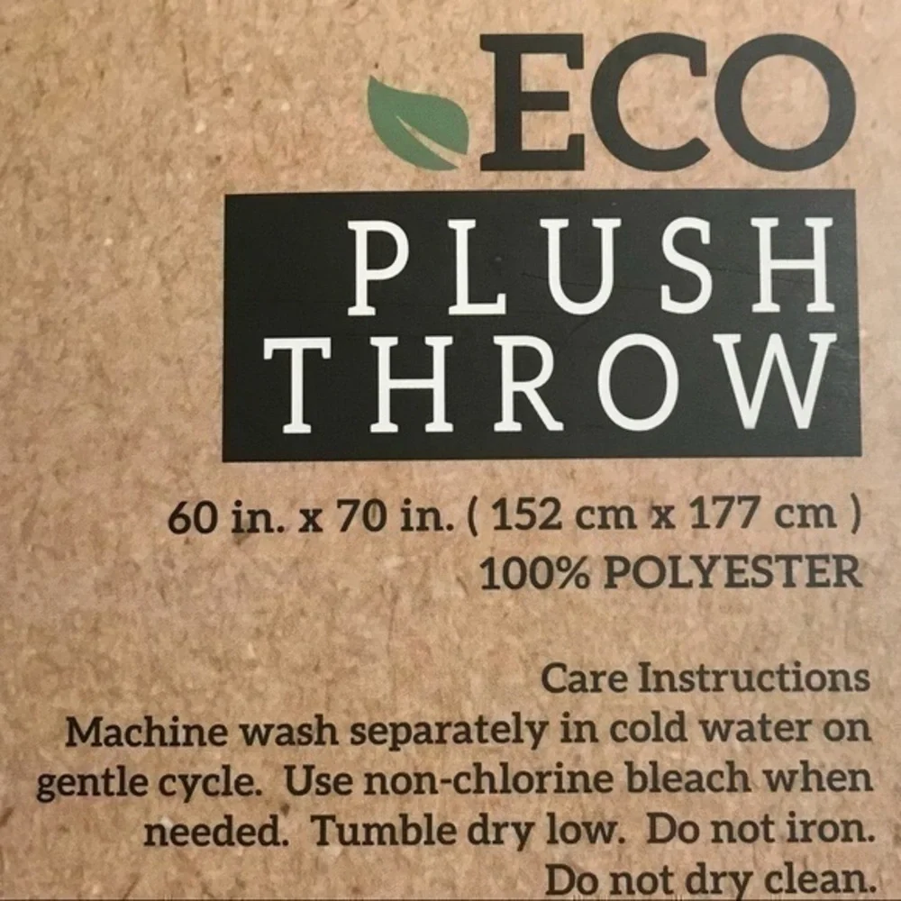 ECO Plush Throw - Forrest Green and Ivory